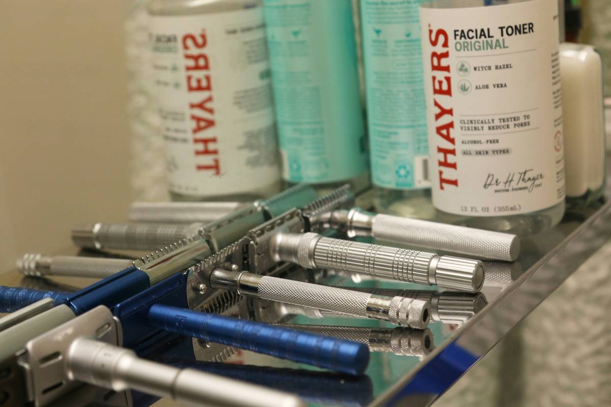 Dickinson S Witch Hazel Astringent: The Underrated Skin Savior Hiding in Plain Sight
